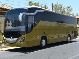 حافلة مرسيدس للإيجار للرحلات الجامعية